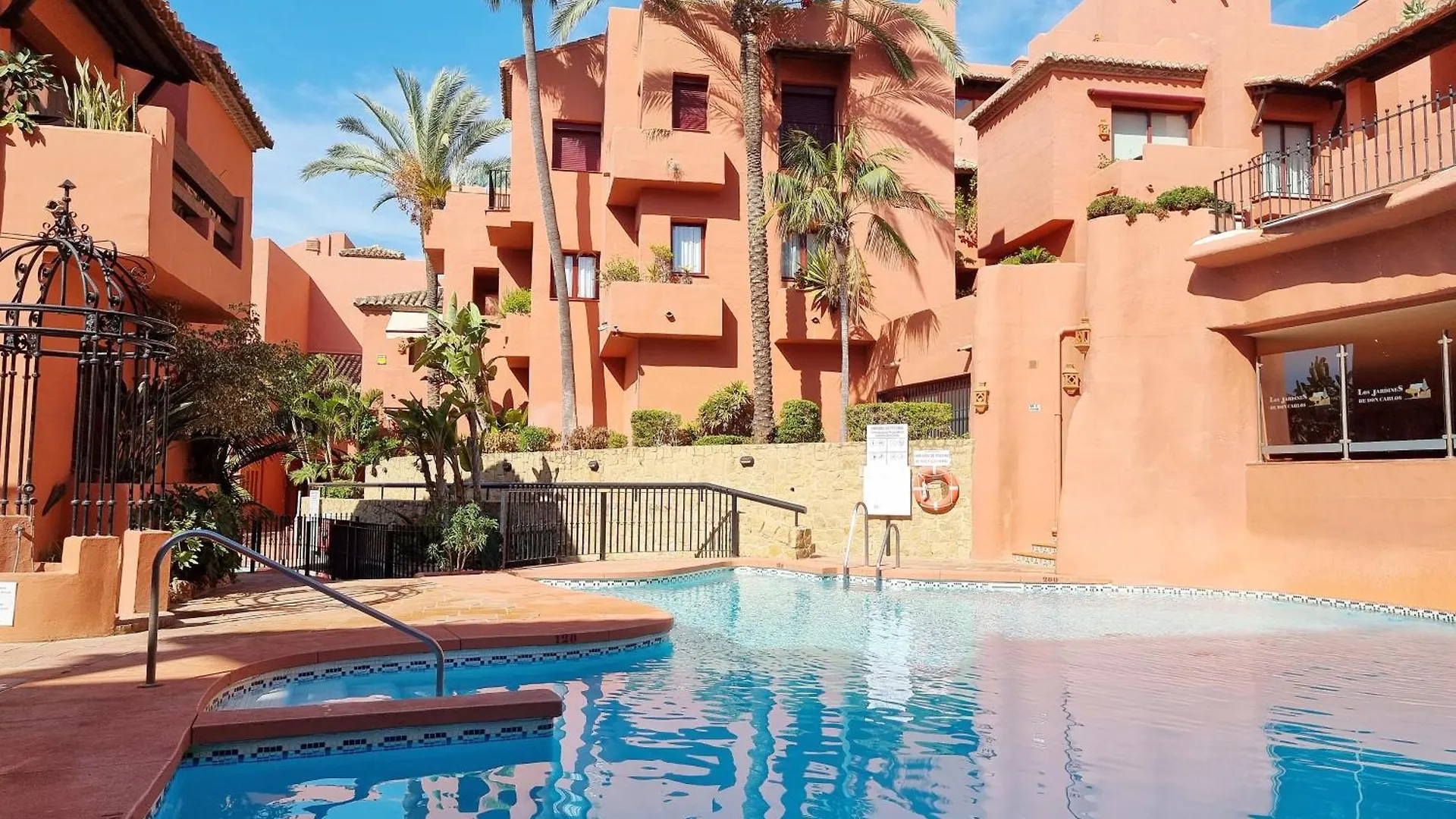 Jardines De Don Carlos Apartment Marbella
