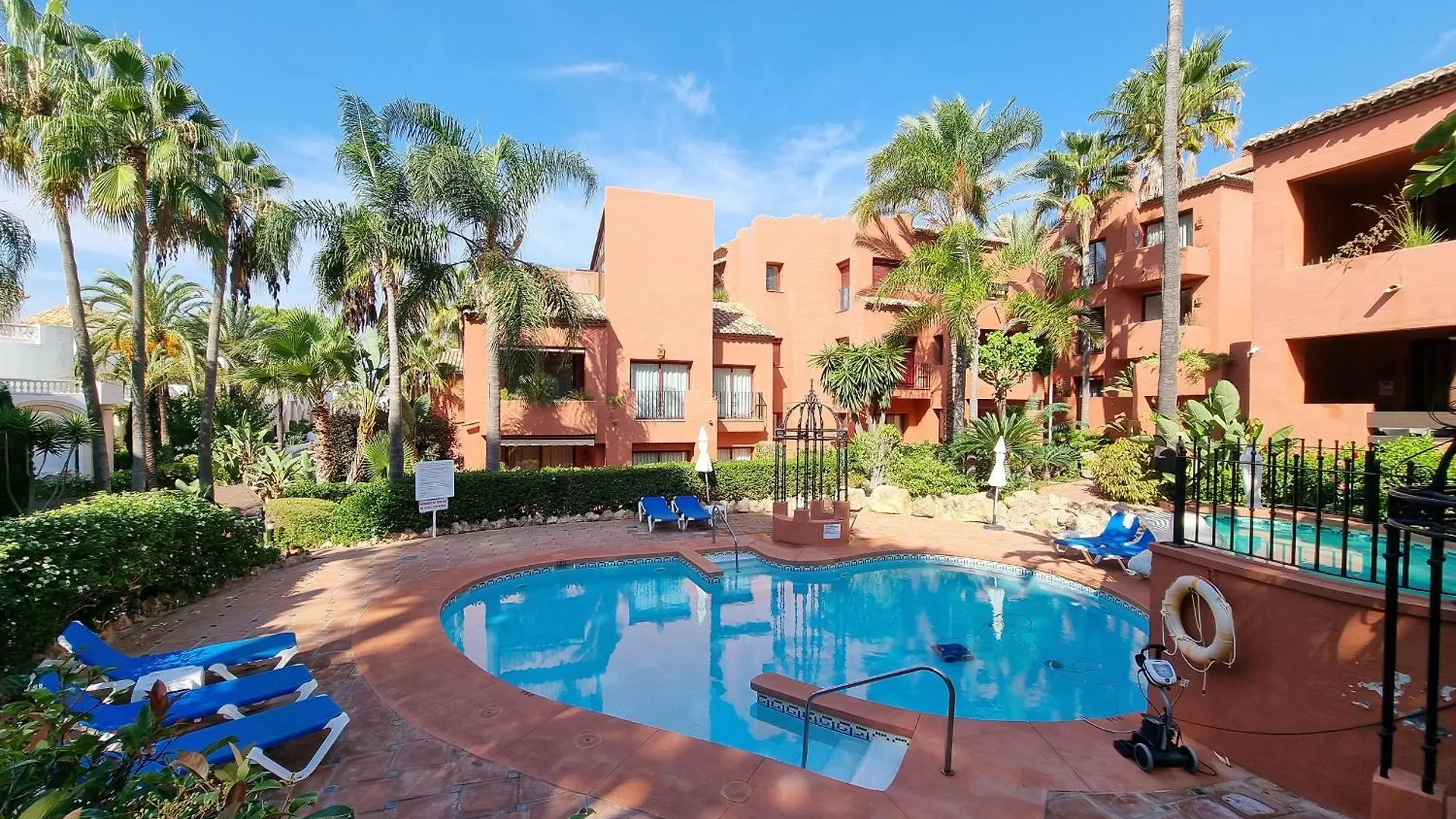 Jardines De Don Carlos Apartment Marbella