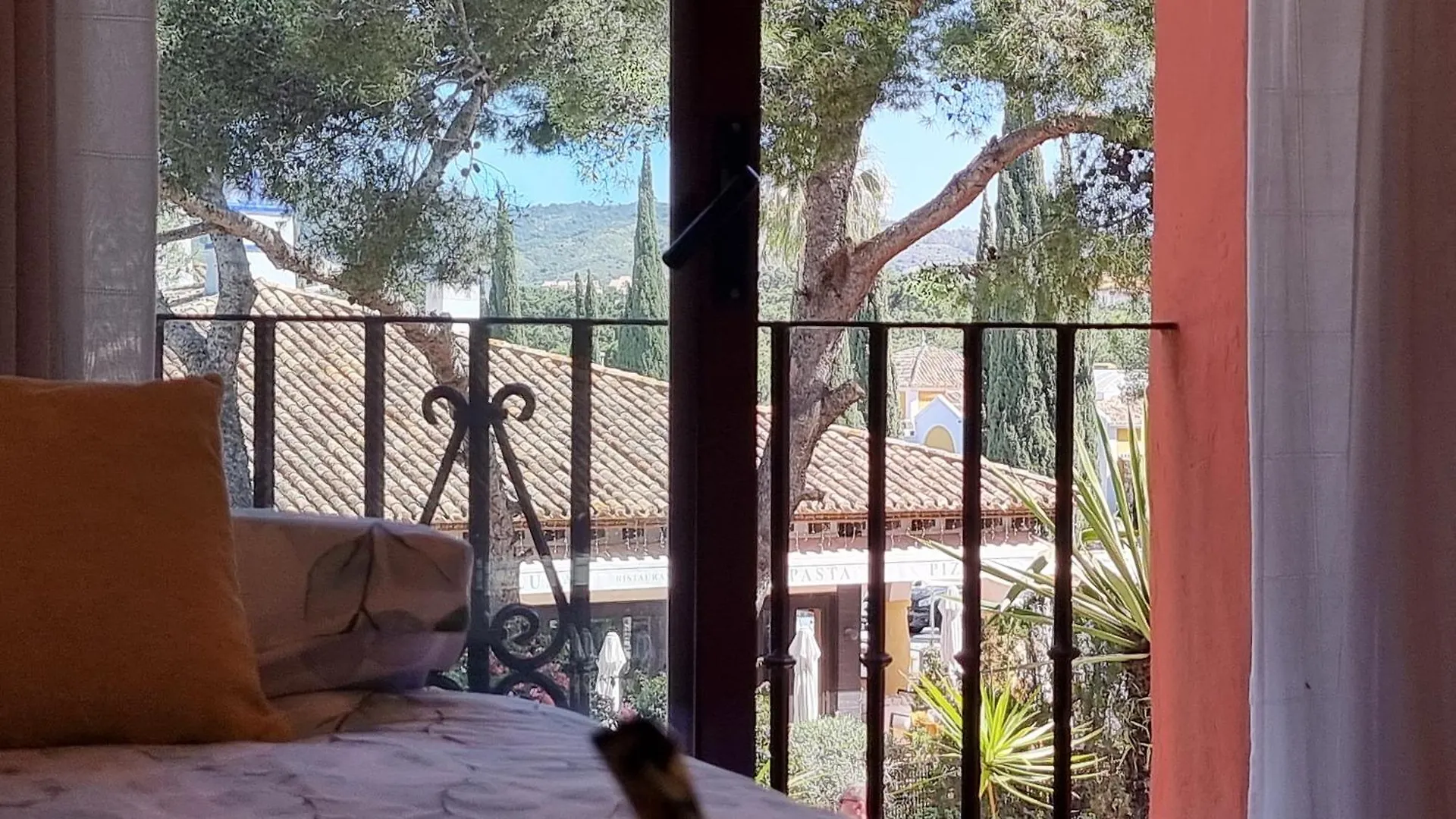 Jardines De Don Carlos Apartment Marbella